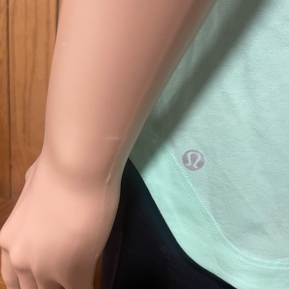 Lululemon" Run Around Tee Heathered -Green Mint - Picture 6 of 13